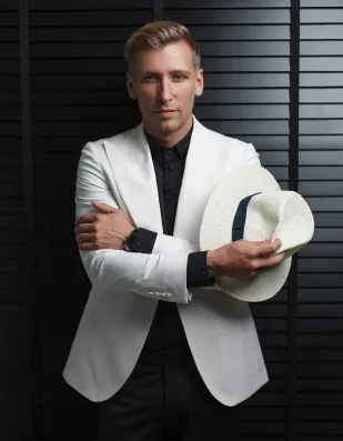 Ladies ck thin padded steel rimless light sports bra